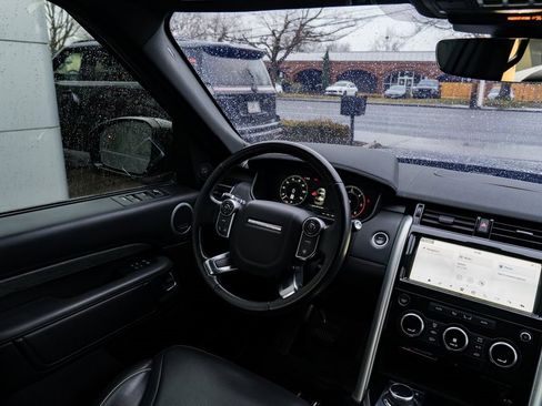 Used 2018 Land Rover Discovery HSE Luxury image 11