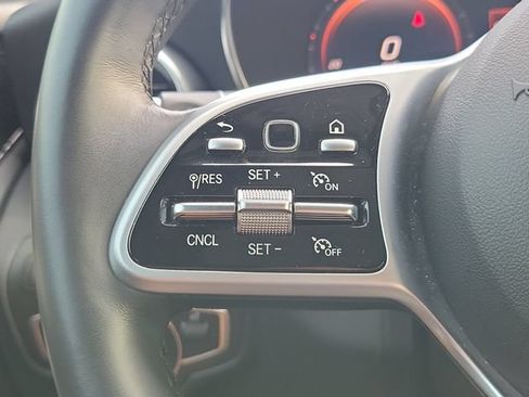 Used 2022 Mercedes-Benz GLC 300 4MATIC image 16