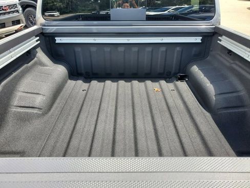 New 2025 Nissan Frontier SV image 5