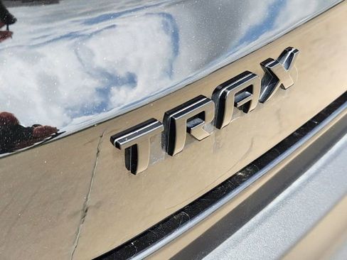 Used 2025 Chevrolet Trax RS w/ Sunroof Package FWD image 11