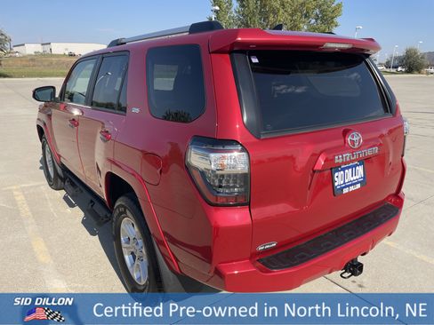 Used 2022 Toyota 4Runner SR5 image 7