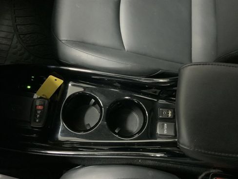 Used 2019 Toyota Prius Prime Advanced image 25