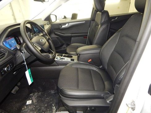 New 2025 Ford Escape SE image 13