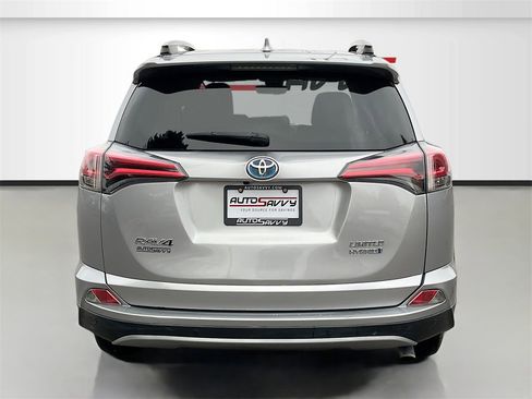 Used 2018 Toyota RAV4 Limited image 6