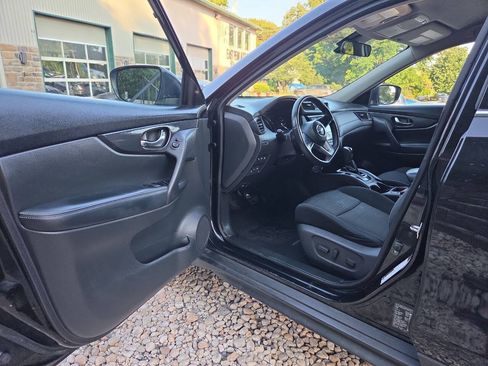 Used 2019 Nissan Rogue SV AWD/4WD image 12