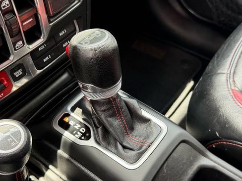Used 2018 Jeep Wrangler Unlimited Rubicon AWD/4WD image 23