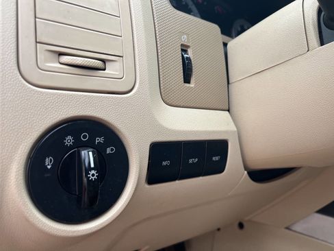 Used 2009 Ford Escape XLT image 18