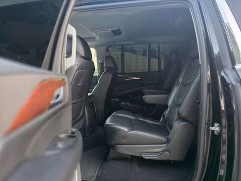 Used 2018 Cadillac Escalade ESV Luxury RWD image 49