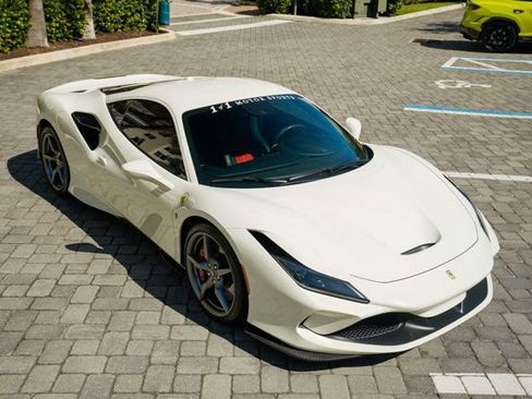 Used 2021 Ferrari F8 Tributo image 38