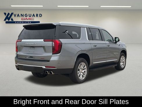 Used 2025 GMC Yukon XL Denali AWD/4WD image 9
