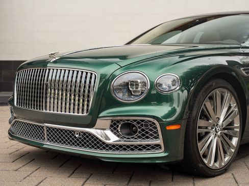 Used 2023 Bentley Flying Spur W12 image 8