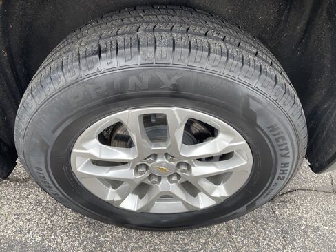 Used 2020 Chevrolet Traverse LT image 34