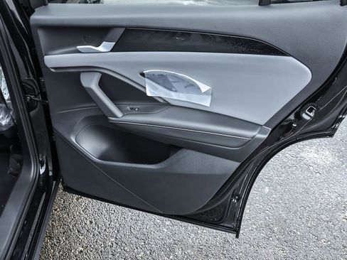 New 2026 Volkswagen Tiguan SE R-Line image 35