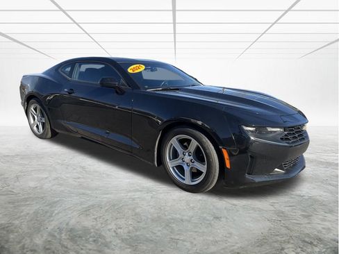 Used 2021 Chevrolet Camaro LT image 1