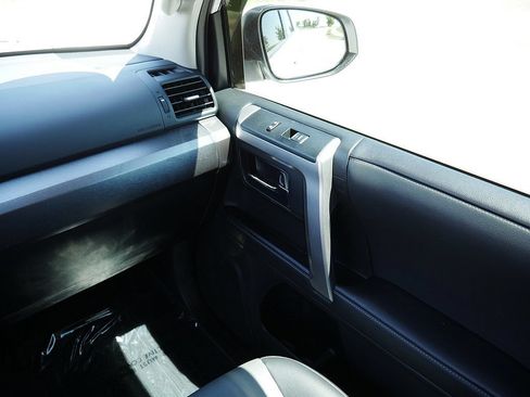 Used 2020 Toyota 4Runner SR5 Premium w/ Moonroof Package AWD/4WD image 24