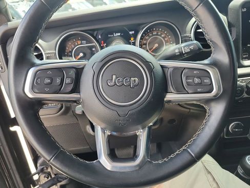 Used 2021 Jeep Gladiator Overland w/ Popular Equipment Package AWD/4WD image 17