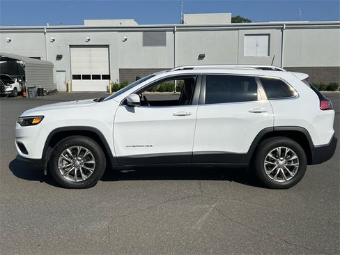 Used 2021 Jeep Cherokee Latitude Lux w/ Comfort/Convenience Group image 10