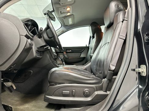Used 2015 Chevrolet Traverse LT image 20