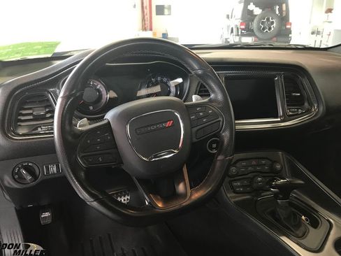 Certified 2020 Dodge Challenger R/T w/ Carbon/Suede Interior Package image 15