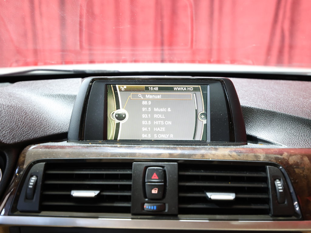 Used 2014 BMW 320i Sedan RWD image 17