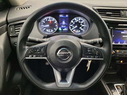 Used 2020 Nissan Rogue S FWD image 22