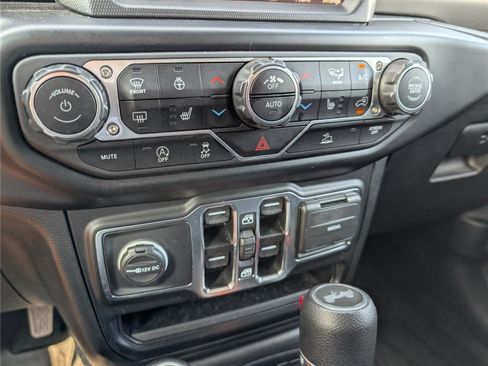 Used 2022 Jeep Wrangler Unlimited Sport AWD/4WD image 23