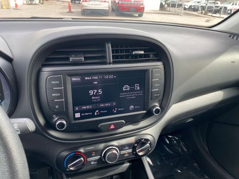 Used 2025 Kia Soul LX w/ LX Technology Package image 17