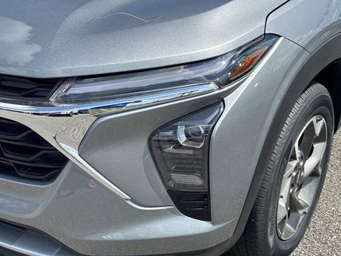 New 2025 Chevrolet Trax LT w/ Driver Confidence Package image 10