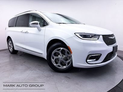 Used 2021 Chrysler Pacifica Limited w/ Premium & Safety Sphere Group