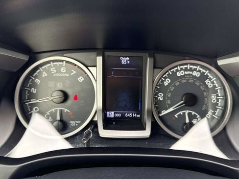 Used 2017 Toyota Tacoma SR5 image 29