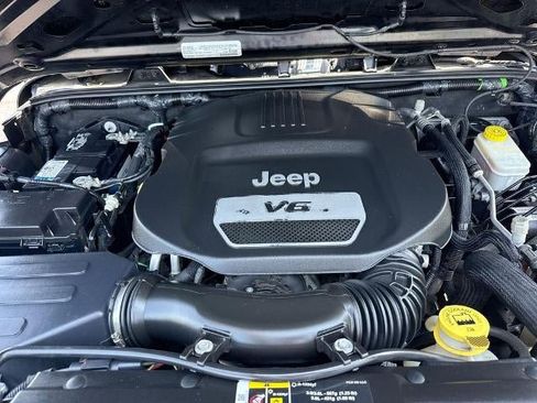 Used 2017 Jeep Wrangler Unlimited Sport w/ Quick Order Package 24S AWD/4WD image 30