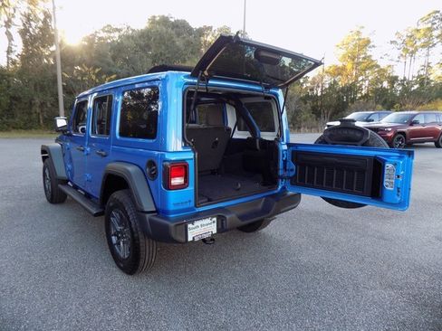 Certified 2025 Jeep Wrangler Sport S image 5