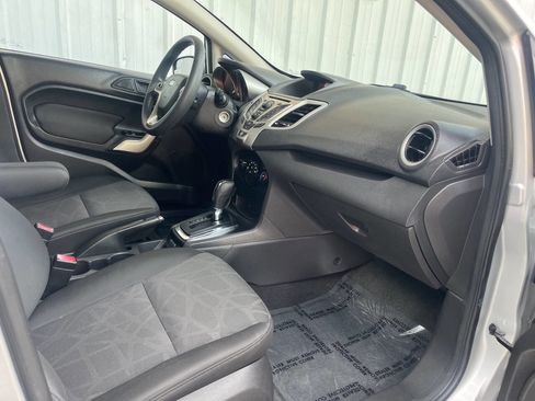 Used 2013 Ford Fiesta SE image 14