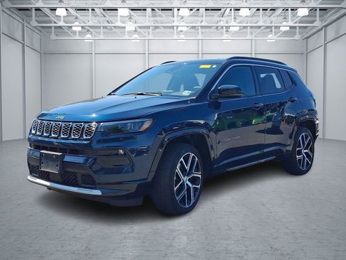 Used 2024 Jeep Compass Limited w/ Elite Group AWD/4WD image 1