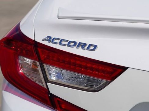 Used 2020 Honda Accord Sport image 9