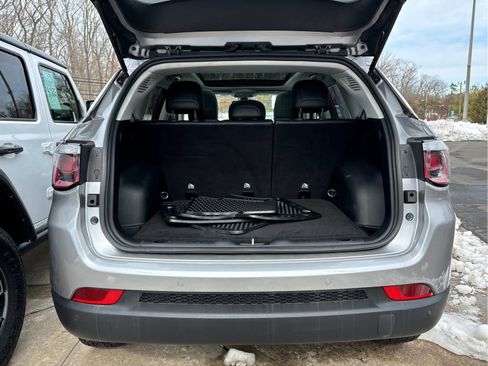 Used 2018 Jeep Compass Latitude w/ Popular Equipment Group image 33