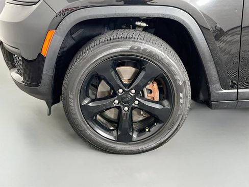 Used 2023 Jeep Grand Cherokee L Laredo AWD/4WD image 28
