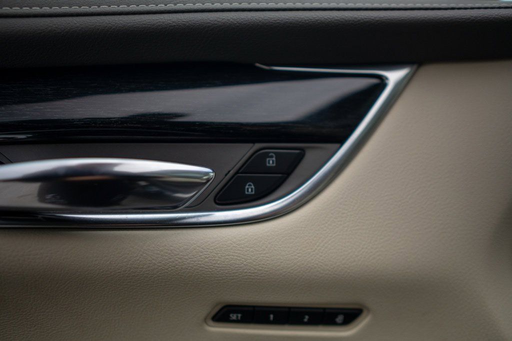 Used 2021 Cadillac XT6 Premium Luxury AWD/4WD image 19