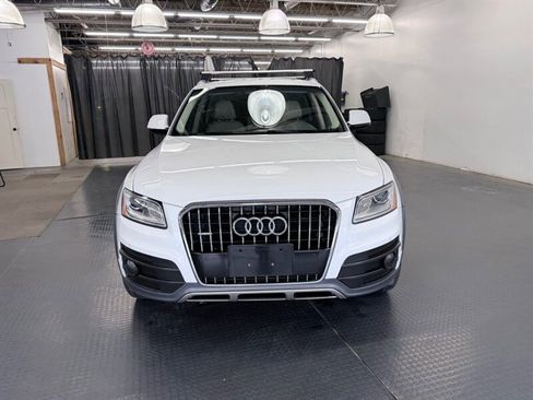 Used 2017 Audi Q5 2.0T Premium Plus w/ Technology Package image 4