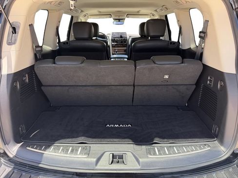 Used 2024 Nissan Armada Platinum w/ Captain's Chairs Package RWD image 18