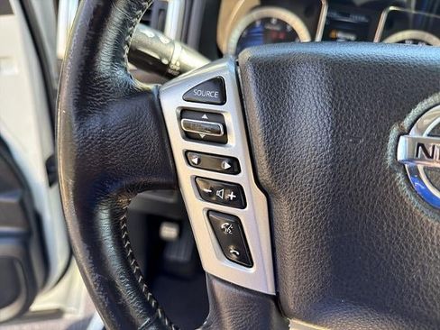 Used 2018 Nissan Titan PRO-4X image 33