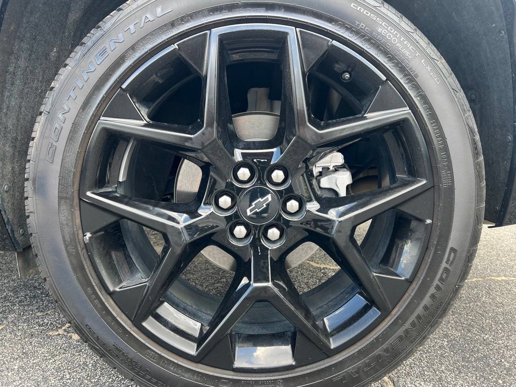 Used 2025 Chevrolet Traverse RS w/ LPO, Floor Liner Package FWD image 21