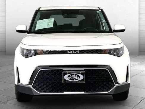 Certified 2025 Kia Soul LX image 2