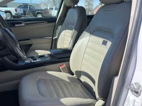 Used 2019 Ford Fusion SEL FWD image 35