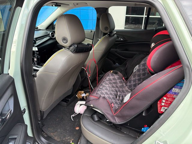 Used 2024 Chevrolet Trax ACTIV w/ Sunroof Package FWD image 14