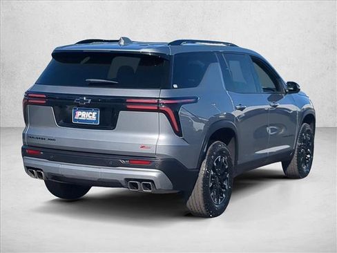 Used 2025 Chevrolet Traverse Z71 AWD/4WD image 5