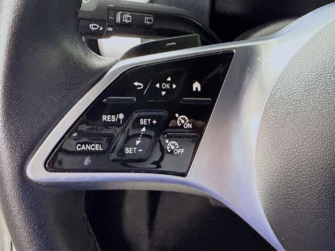 Used 2025 Mercedes-Benz GLB 250 image 14