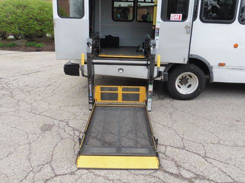 Used 2017 Ford E-450 and Econoline 450 Super Duty w/ Shuttle Bus Prep Package RWD image 17