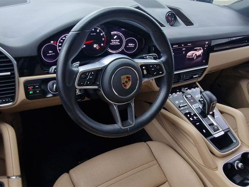 Used 2023 Porsche Cayenne image 13