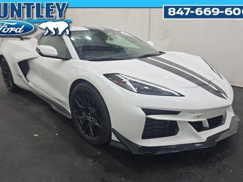 Used 2024 Chevrolet Corvette Z06 w/ Z07 Performance Package RWD image 3